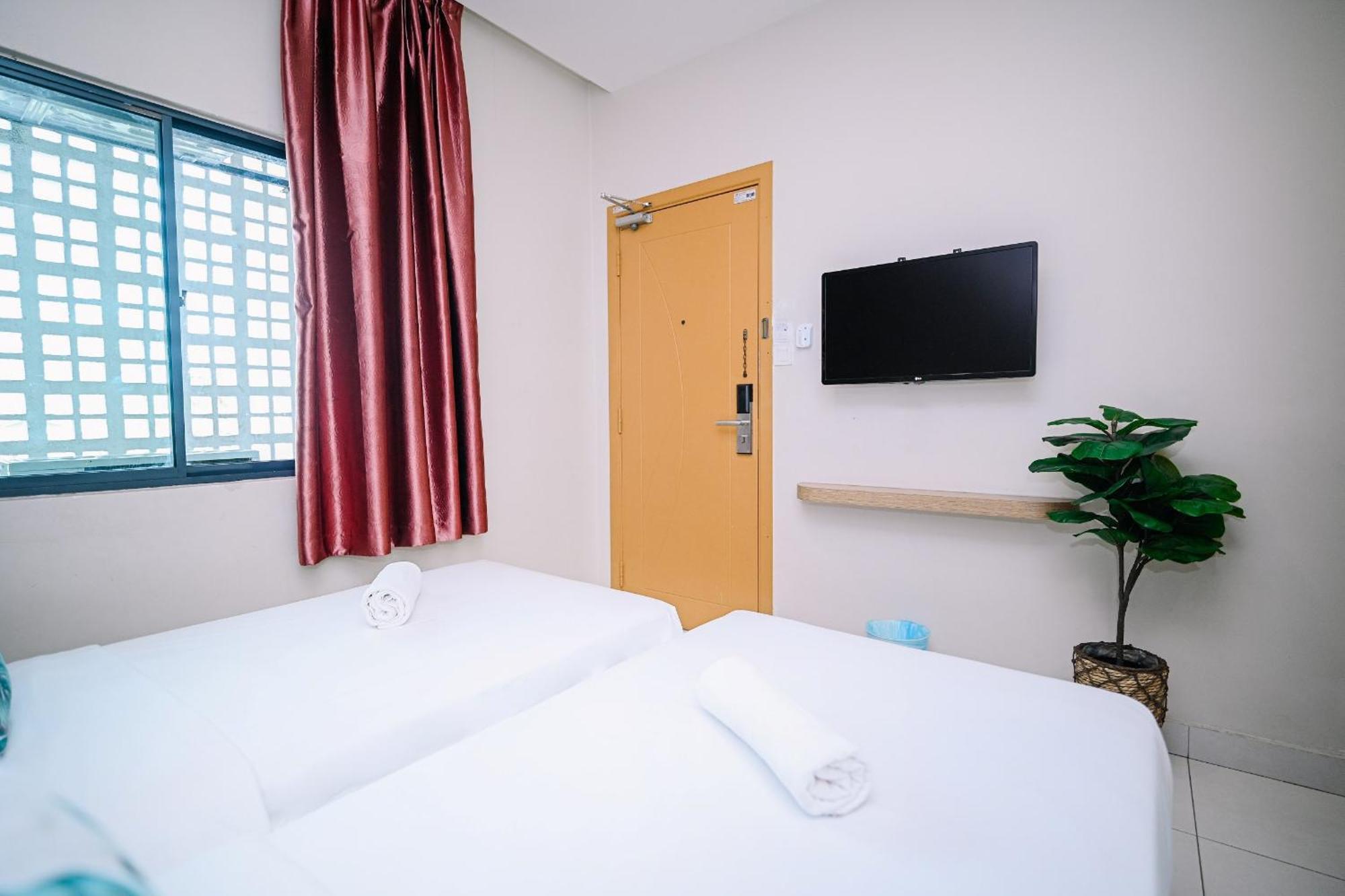 Swing & Pillows - Pj21 Petaling Jaya Exterior photo