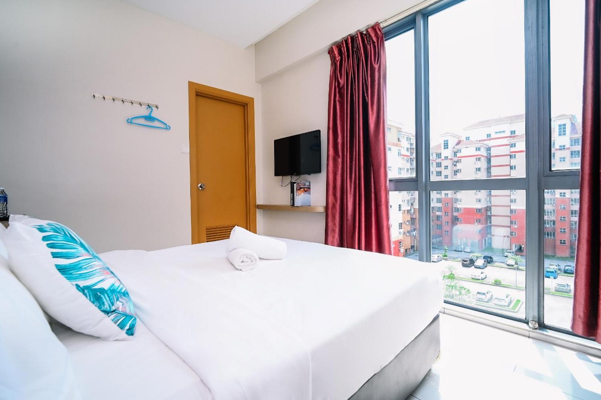 Swing & Pillows - Pj21 Petaling Jaya Exterior photo