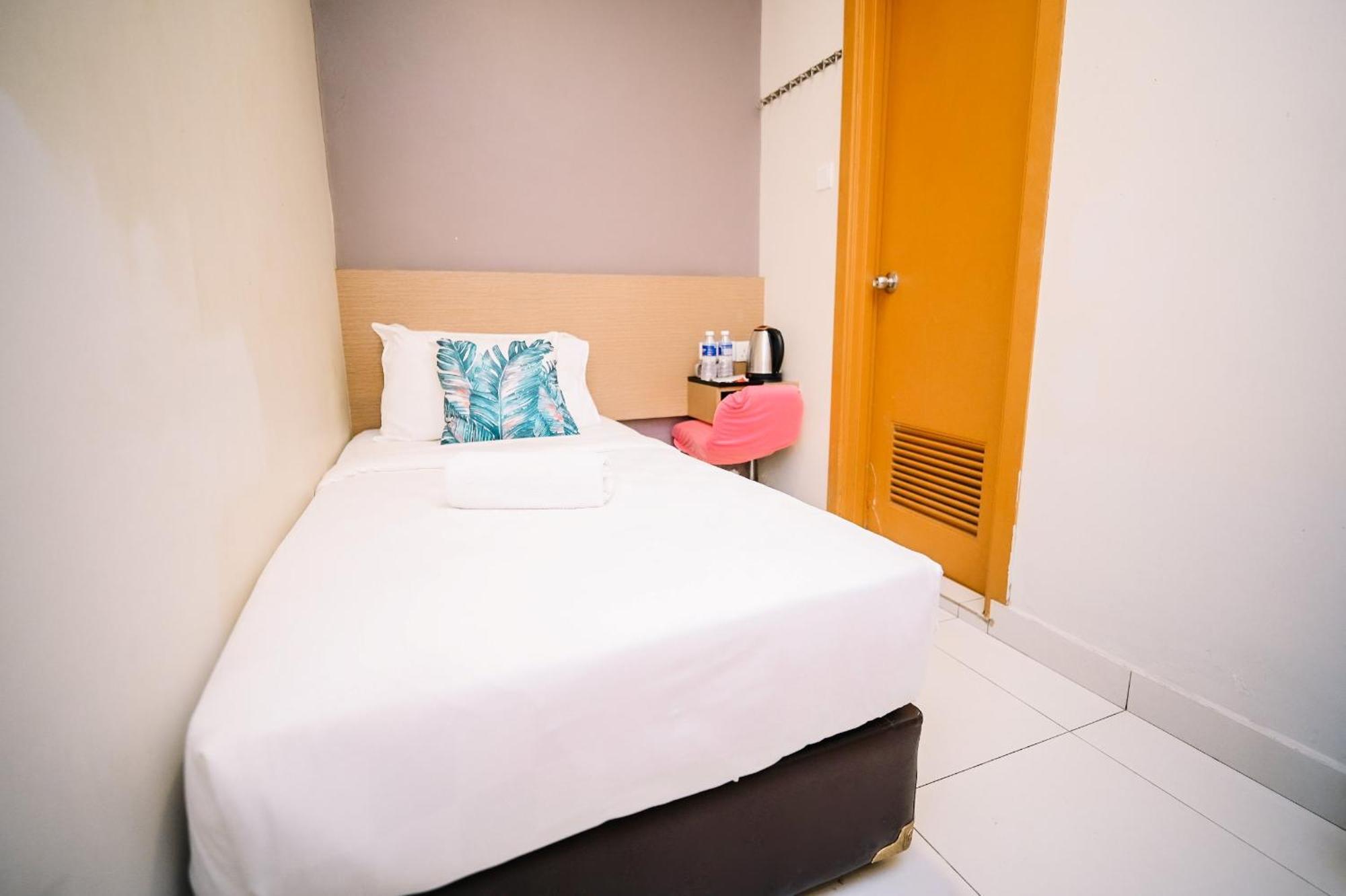 Swing & Pillows - Pj21 Petaling Jaya Exterior photo