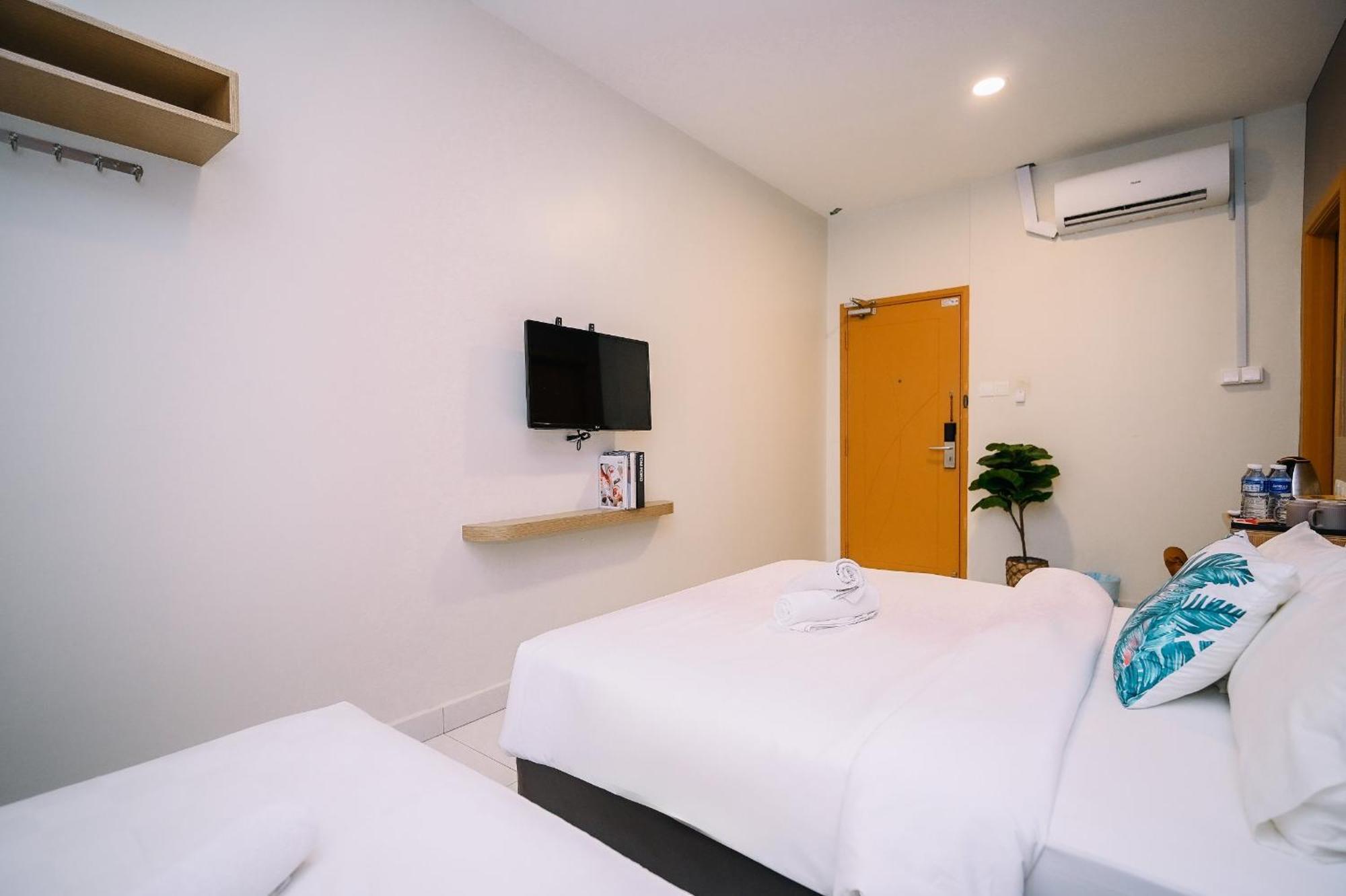 Swing & Pillows - Pj21 Petaling Jaya Exterior photo